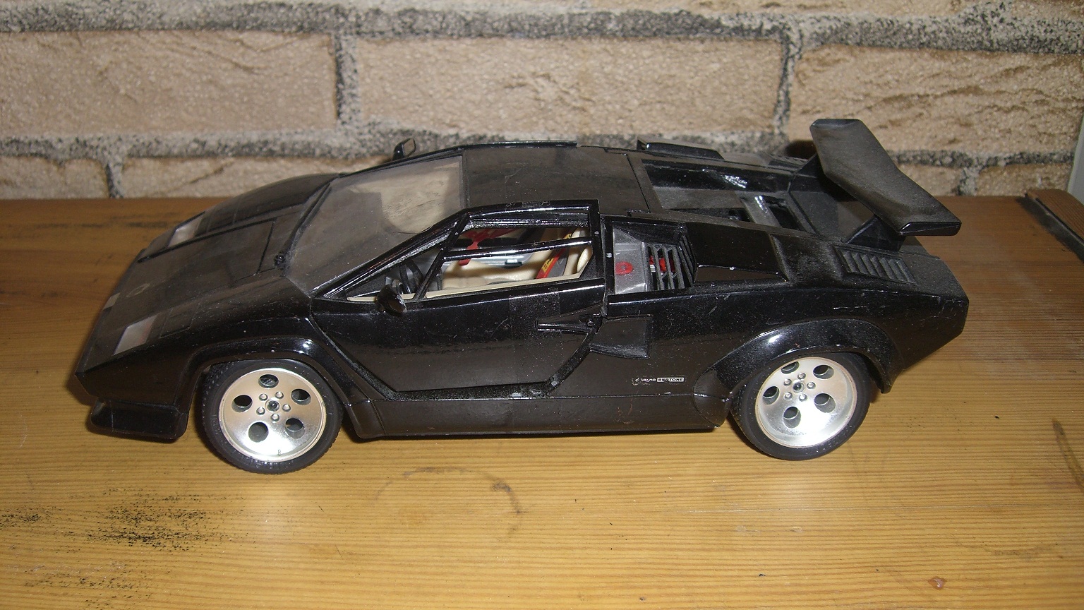 Lamborghini Countach-2